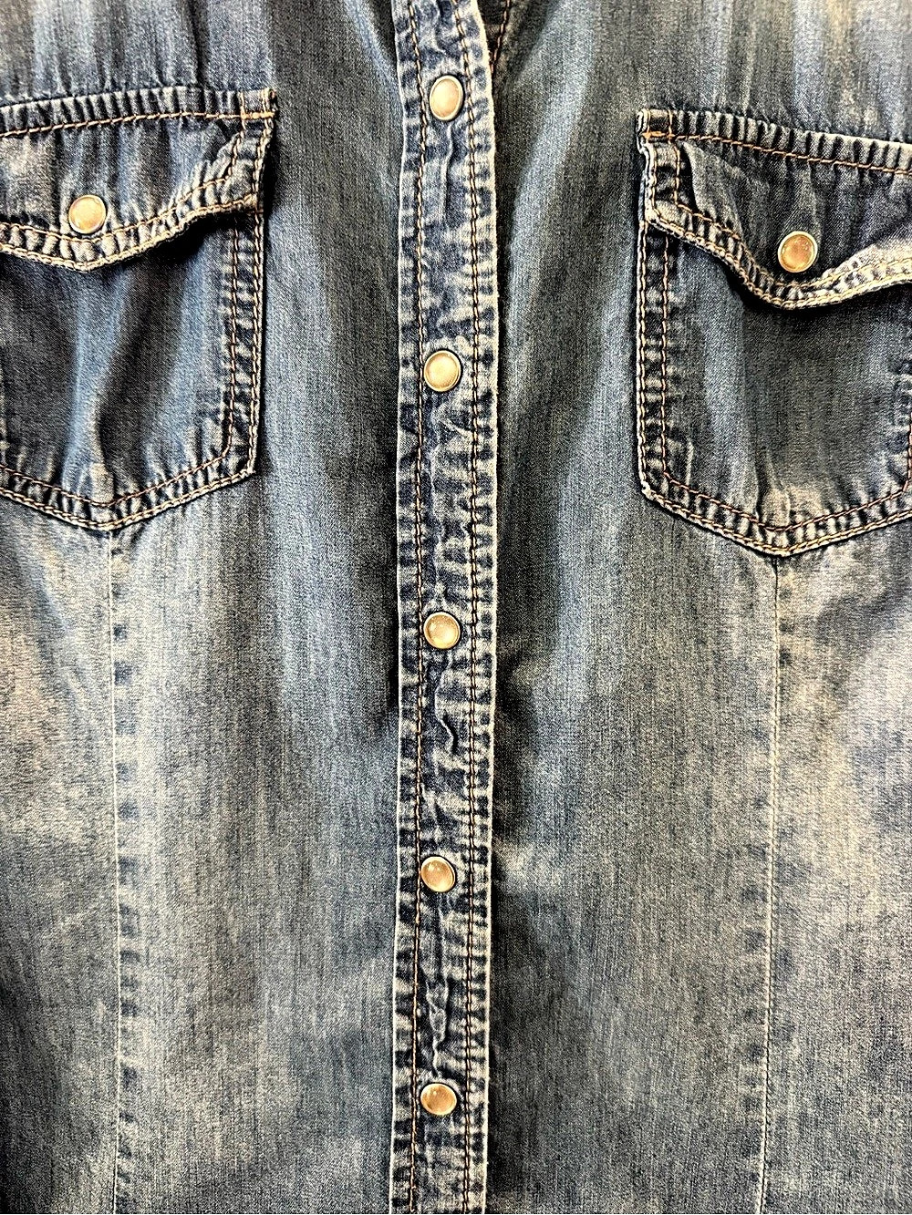 YMI Jeans Chambray Denim Pearl Snap Button Down Shirt 100% Cotton M - Picture 7 of 9